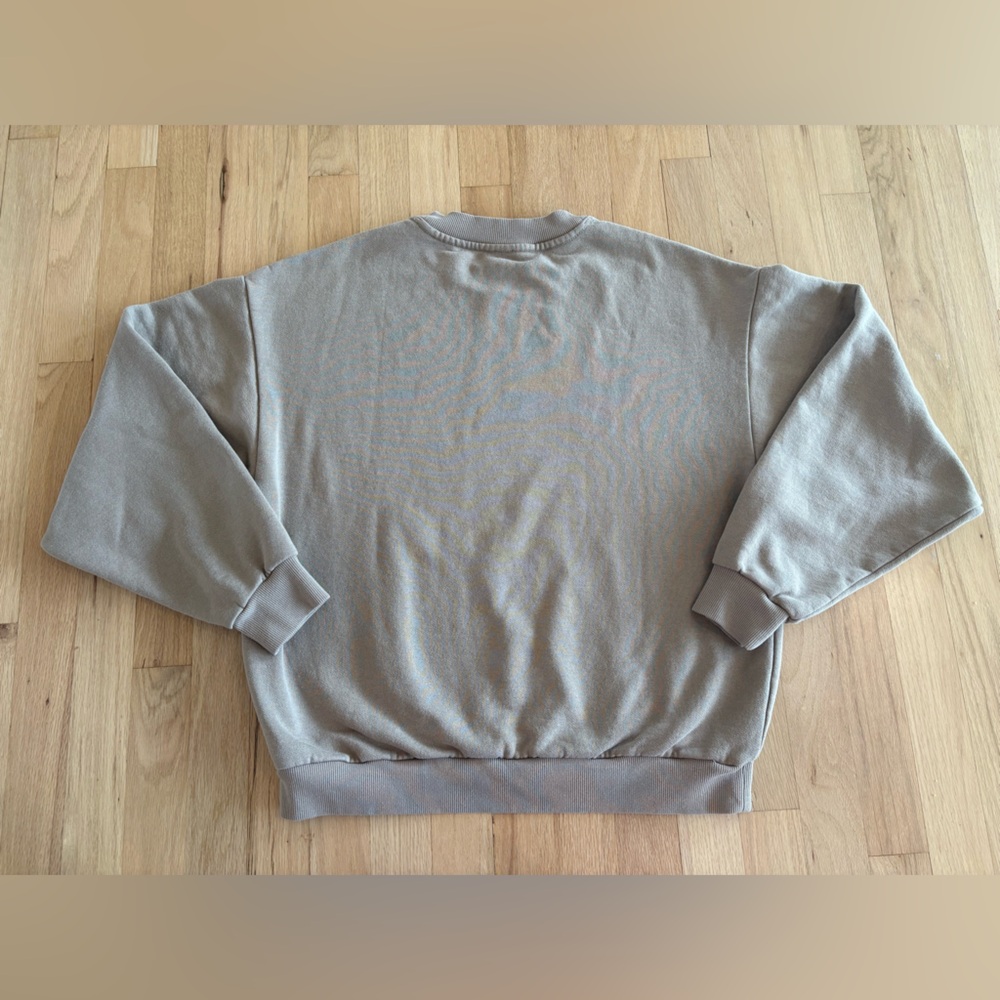 ALO Yoga Gravel Accolade Crew Neck Pullover - Picture 10 of 14